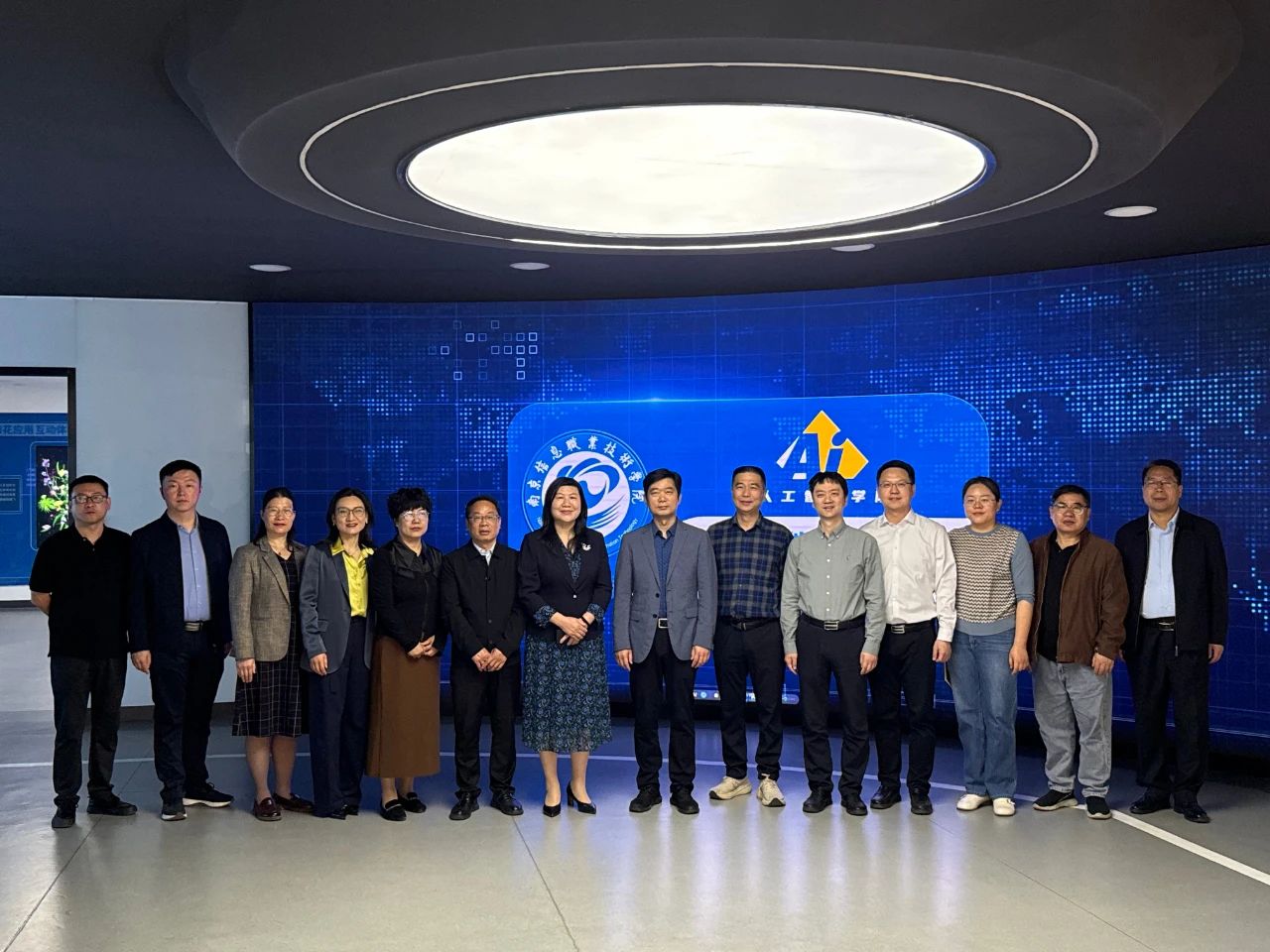 访企拓岗进行时 | 书记校长联袂赴宁，深化校际合作，对接信息产业前沿